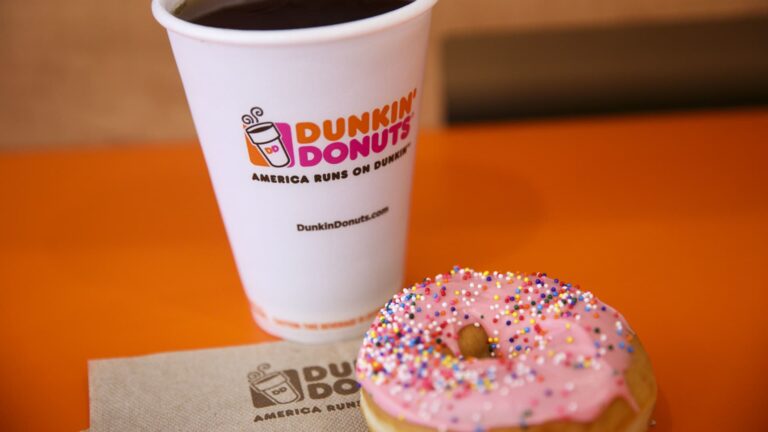 El propietario de Dunkin’, Inspire Brands, solicita de forma confidencial una oferta pública inicial (IPO)