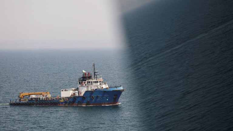 Estados Unidos e Irán no están más cerca de poner fin a la guerra; Un barco qatarí se acerca al estrecho de Ormuz
