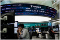 Análisis: El mercado de valores de Corea del Sur supera al de Canadá como el séptimo más grande del mundo, impulsado por Samsung y SK Hynix, cuyas acciones se han más que duplicado desde principios de año (Sangmi Cha/Bloomberg)