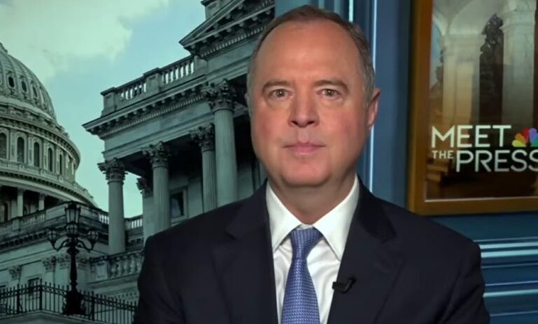 Adam Schiff tiene una gran idea para bajar los precios del gas y hacer rentables a las grandes petroleras