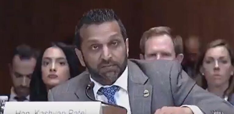 Kash Patel es humillado en una audiencia en el Senado por su presunto consumo de alcohol
