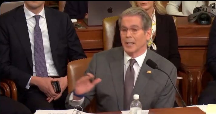 Scott Bessent se derrumba frente al Congreso mientras intenta defender a Trump, a quien no le importan los estadounidenses