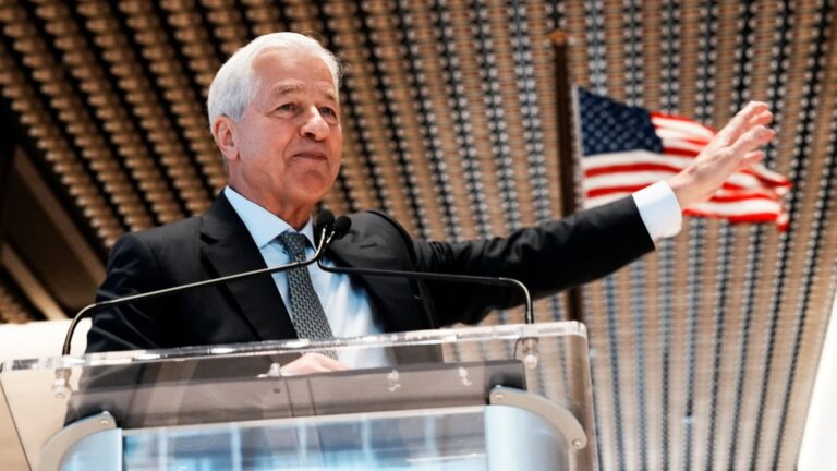 Jamie Dimon y JPMorgan Chase anuncian 24 millones de dólares para impulsar la construcción naval en EE. UU.
