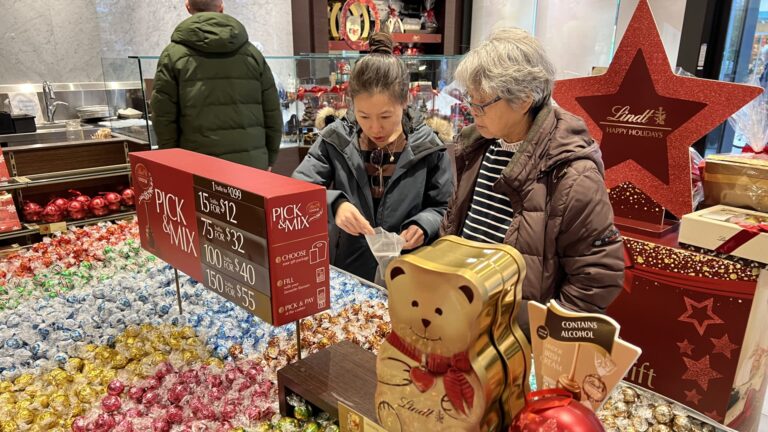 Los precios del cacao están cayendo. ¿Por qué el chocolate sigue siendo tan caro?
