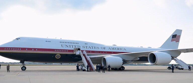 Los demócratas quieren quitarle el avión qatarí a Trump