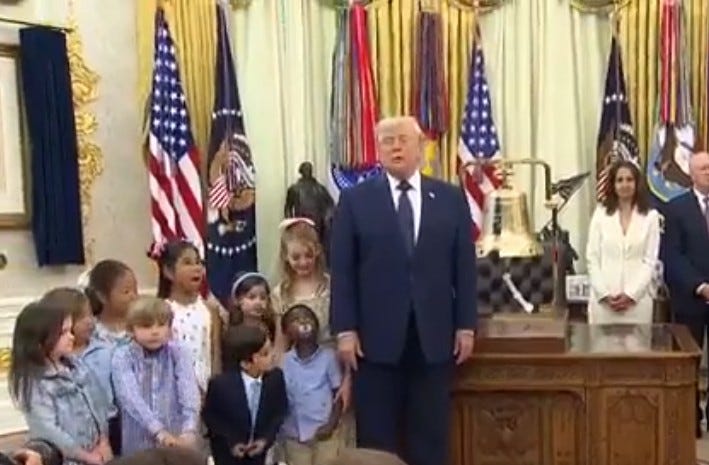 Ni siquiera los niños en la Oficina Oval pueden evitar el colapso de Trump